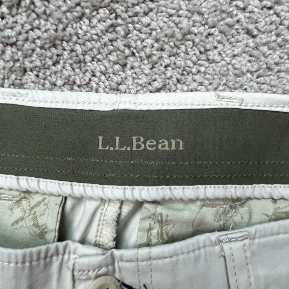 LL Bean Shorts Mens 33 Cream White Classic Fit Flat Front Stretch Waistband NEW - Picture 7 of 16
